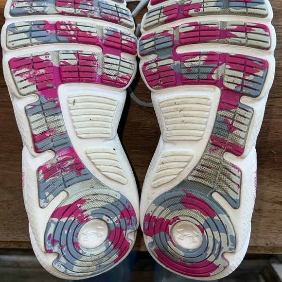 Under Armour Womens Charged Assert 8 3024625-100 Gray Running Shoes Sneakers 7 - Picture 9 of 11